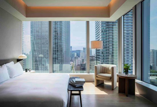 Hotel Toranomon Hills Deluxe-Corner-Suite-King-with-Tower-View-Bedroom