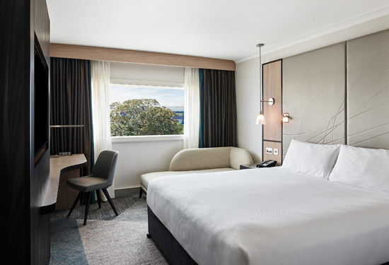 Hyatt-Place-London-Heathrow-Airport-550x375